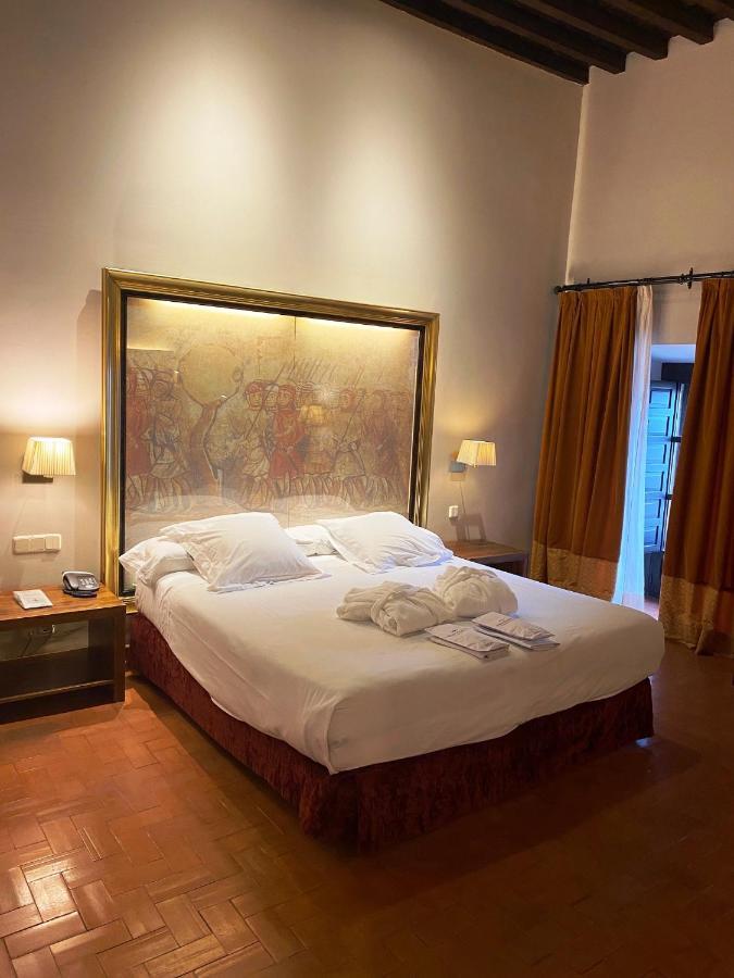 Parador De Trujillo Bagian luar foto