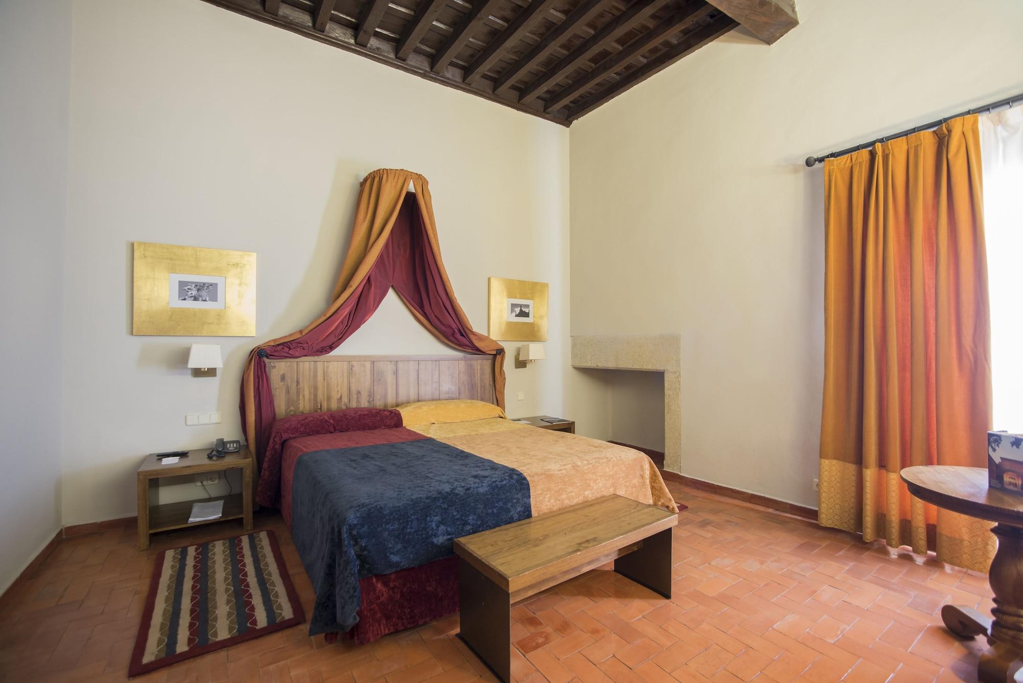Parador De Trujillo Bagian luar foto