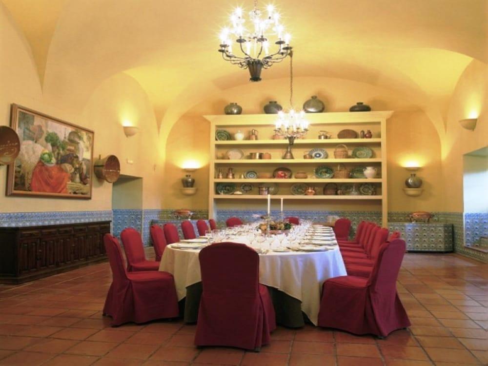 Parador De Trujillo Bagian luar foto
